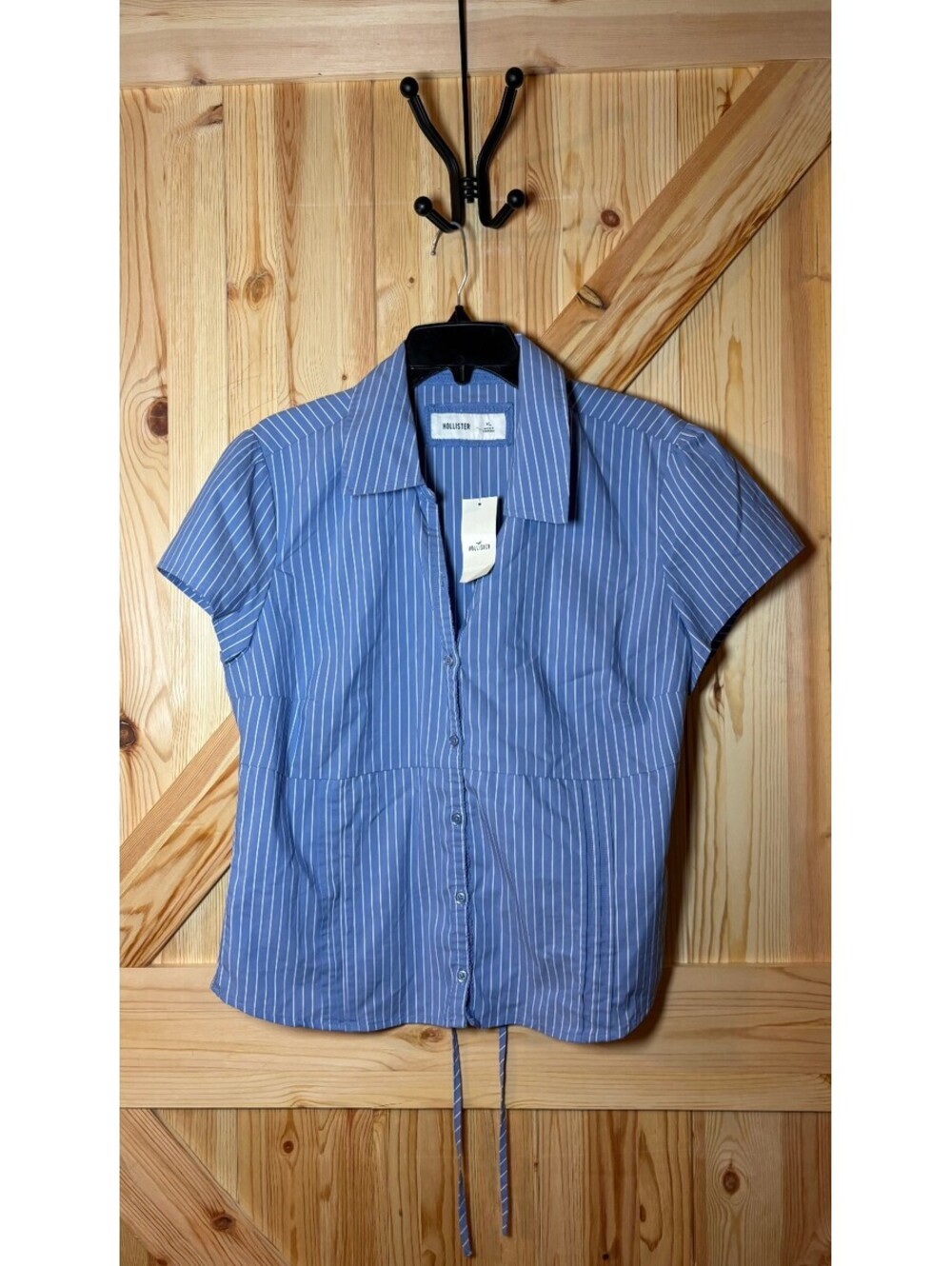 Hollister Women's Blue Pinstripe Button-Up Blouse XL NWT